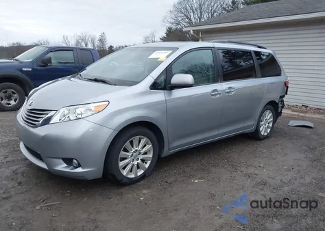 2015 Toyota Sienna Xle 7 Passenger z USA, uszkodzony, nr VIN 5TDDK3DC8FS104016
